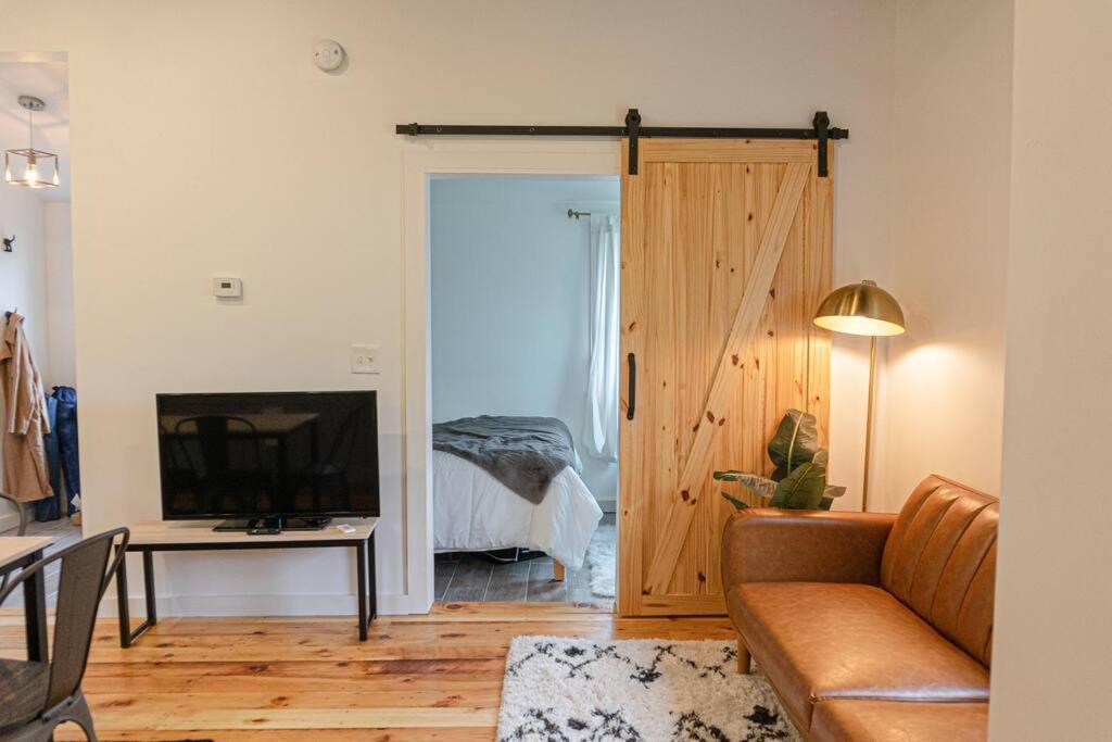 Campfire Cottage Fireplace, Fire Pit & No Chores! Kingston Eksteriør bilde