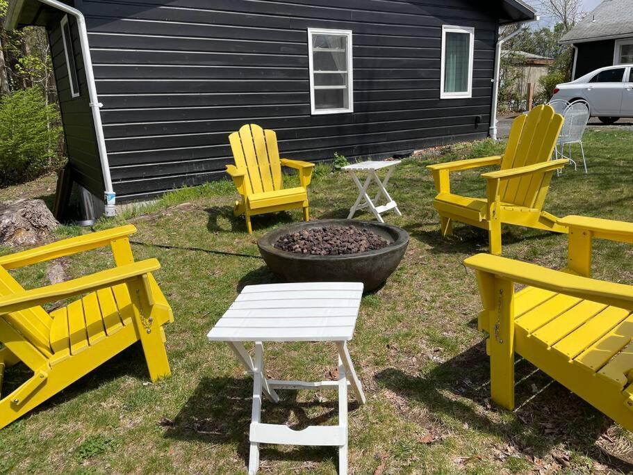 Campfire Cottage Fireplace, Fire Pit & No Chores! Kingston Eksteriør bilde