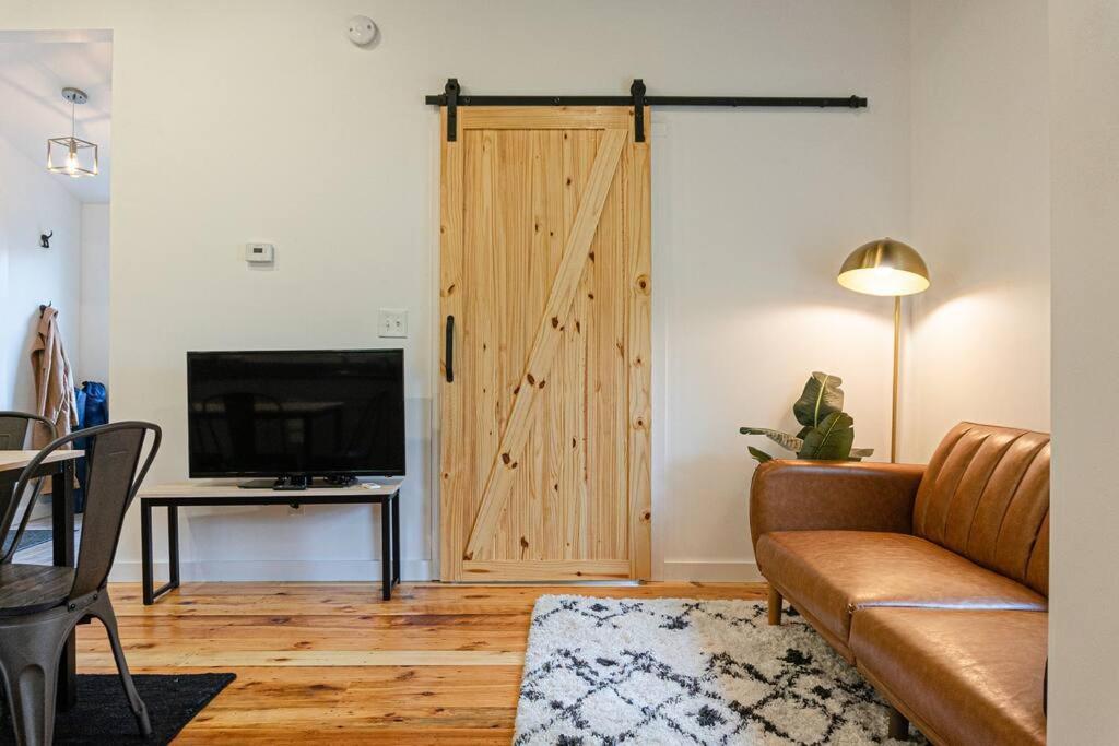 Campfire Cottage Fireplace, Fire Pit & No Chores! Kingston Eksteriør bilde