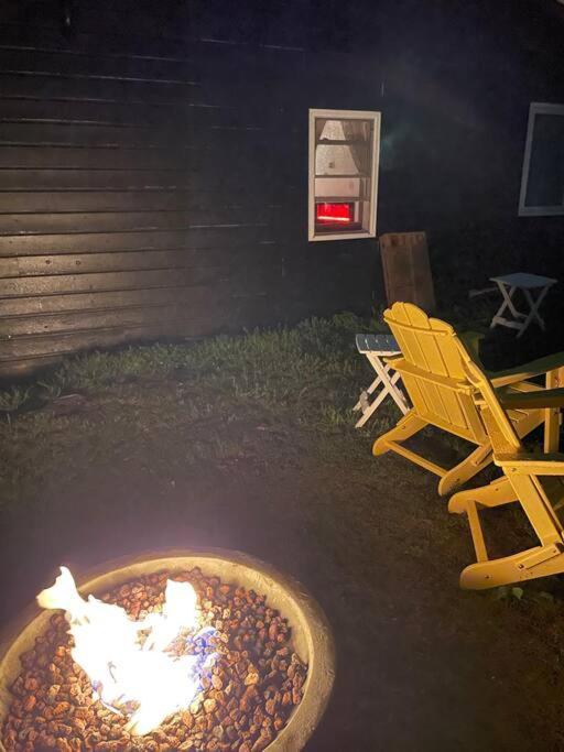 Campfire Cottage Fireplace, Fire Pit & No Chores! Kingston Eksteriør bilde