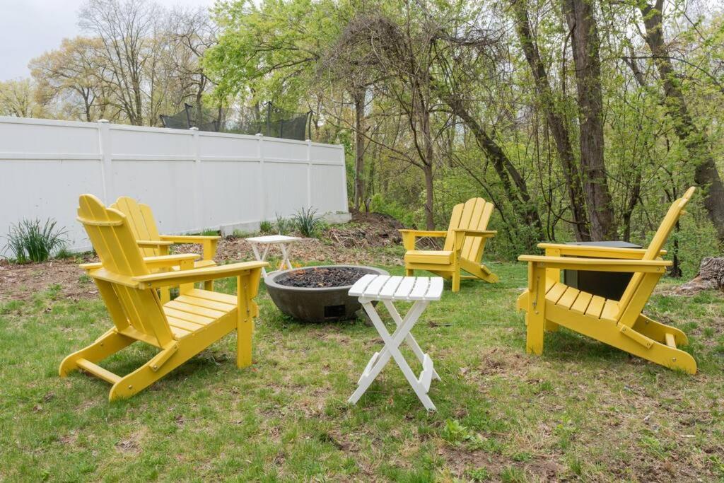 Campfire Cottage Fireplace, Fire Pit & No Chores! Kingston Eksteriør bilde